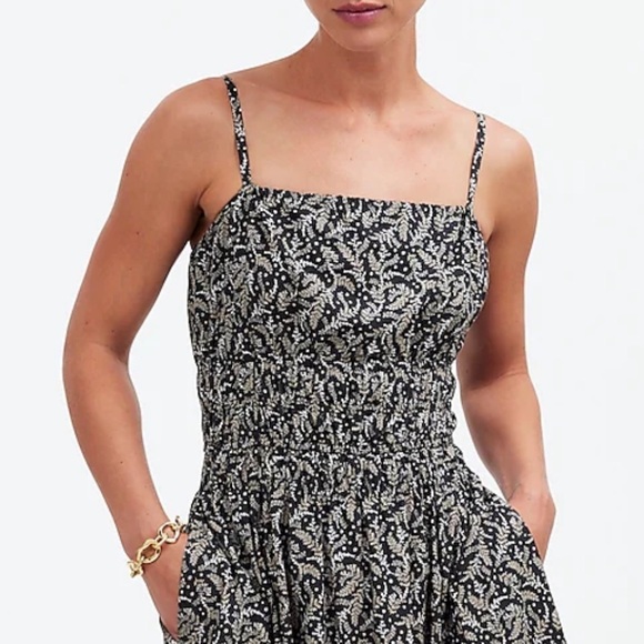 Madewell  Sleeveless Bubble-Hem Midi Dress in Floral - Picture 2 of 7